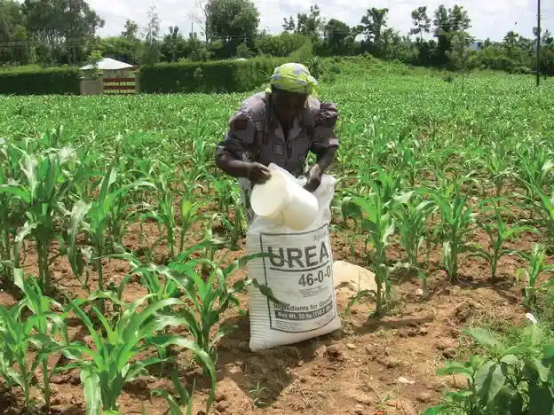 What is the Recommended Application Method for Nutri Diamond in Soil Application ?